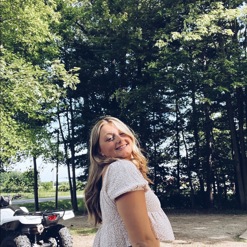Meet your Posher, Makayla